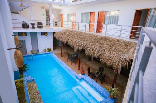 Hotel Mar Azul Mancora内部或周边泳池景观