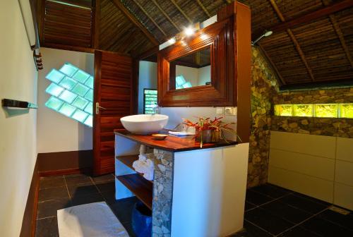撒玛利亚度假村的一间浴室