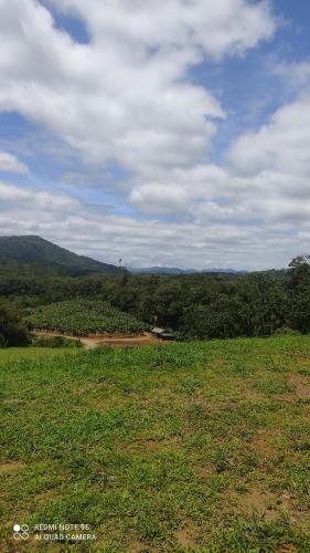 布卢梅瑙Vila Paraíso的山景草场