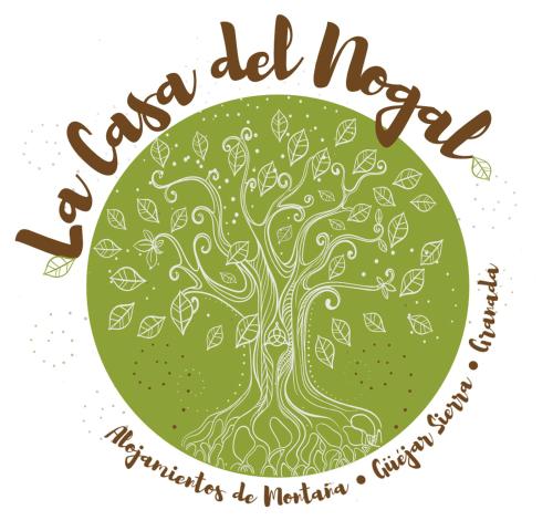 圭哈尔谢拉La Casa del Nogal的绿圈里说得开心的树
