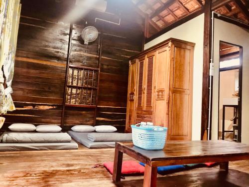 Homestay Gỗ Venuestay的休息区