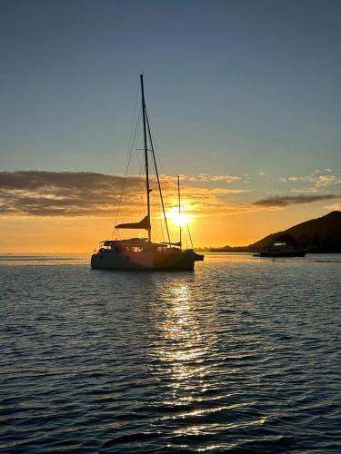 TIVA Catamaran MOOREA