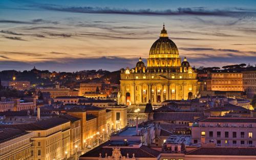 罗马教皇套房酒店的夜晚的城市景观