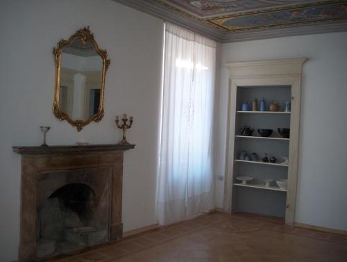 卡拉塞Palazzo Polini-Fioretti Apartment的相册照片