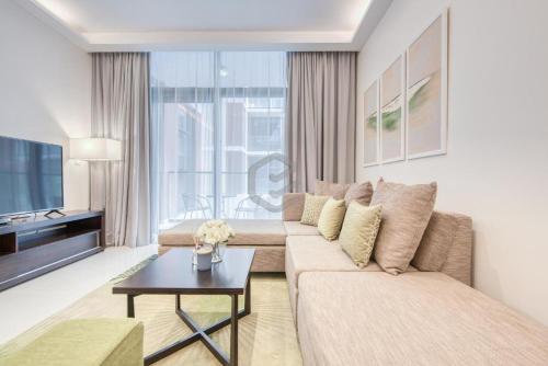 One Bed Apartment in Dubai - Dubai South - Damac Celestia的休息区