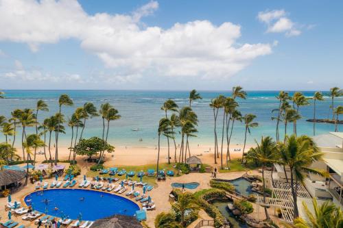 檀香山The Kahala Hotel and Resort的享有海滩和海洋美景。