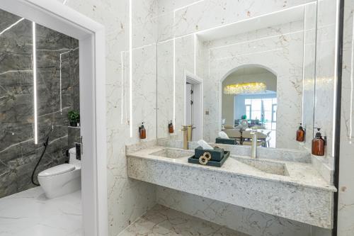 La Maison Resort的一间浴室