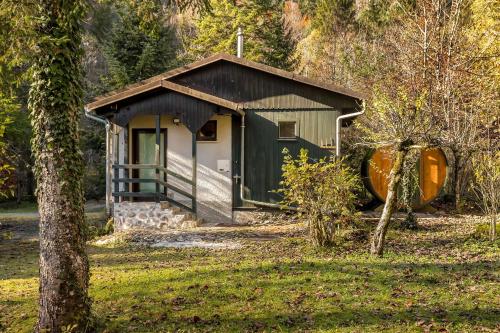 Cabin by the river with Sauna