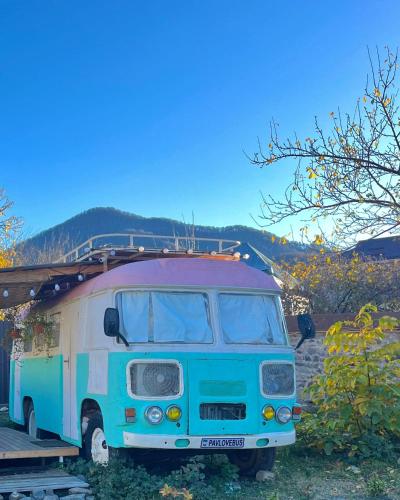 Pavlove Tiny Bus House in Qabala