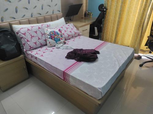 OYO Spot On Utsav Marriage Garden客房内的一张或多张床位