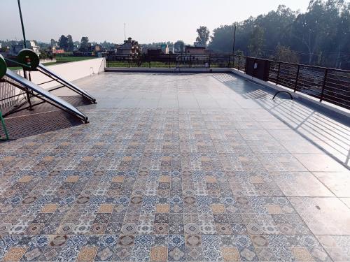 RajDarbar的屋顶上铺着瓷砖地板