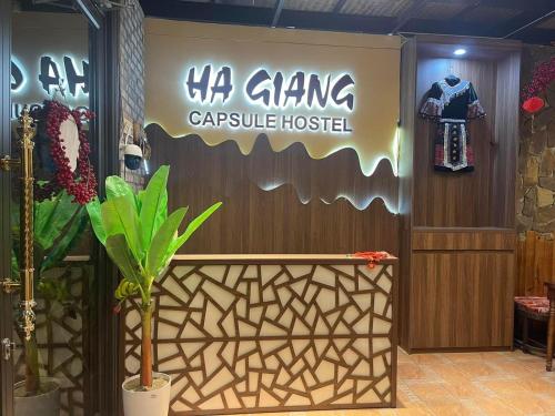 HA GIANG CAPSULE HOSTEL的证书、奖牌、标识或其他文件