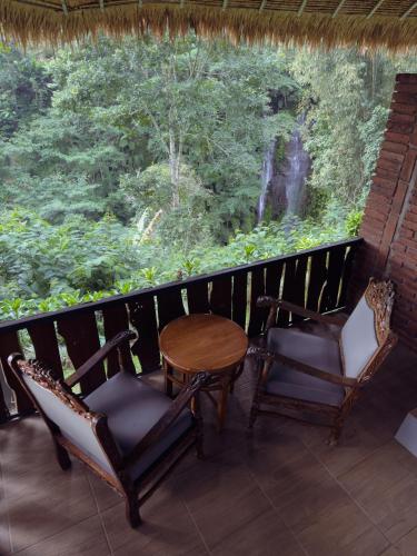 Munduk Tutub waterfall view