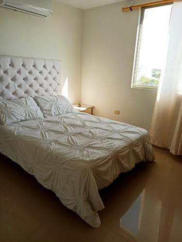 Hermoso apartamento frente al mar平面图