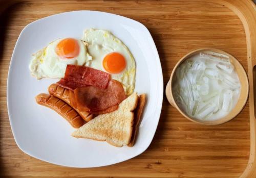 SUNZI BOUTIQUE HOSTEL : ซันซิ บูทีค โฮสเทล提供给客人的早餐选择