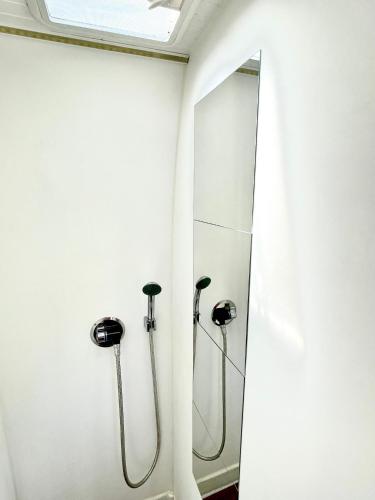 Camper Mykonos的一间浴室