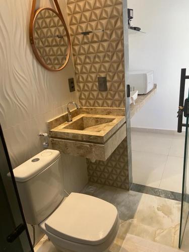 马拉戈日VR Flats的一间带卫生间和水槽的浴室