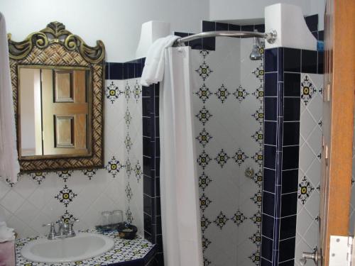 卡萨哥斯达黎加阿祖尔旅馆的一间浴室