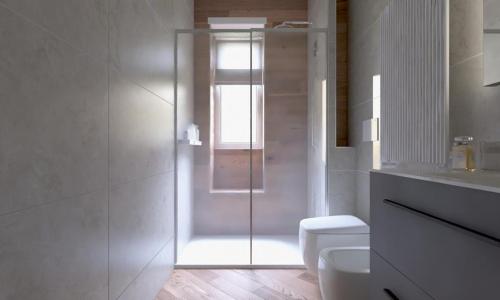 罗马Tramonto su Roma [ SELF CHECK-IN METRO A ]的一间带玻璃淋浴和卫生间的浴室