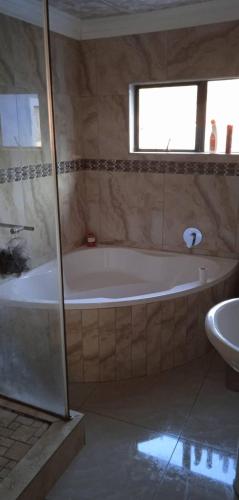 Luband Guest House的一间浴室