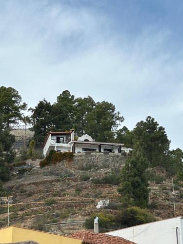 比拉夫洛尔El Mirador的山顶上的房子