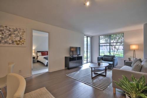 South Beach 1br w heated pool nr att park SFO-1657的休息区