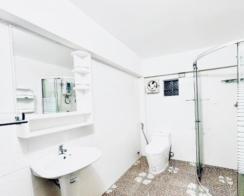 SOMROS KOHKONG GUESTHOUSE的一间浴室