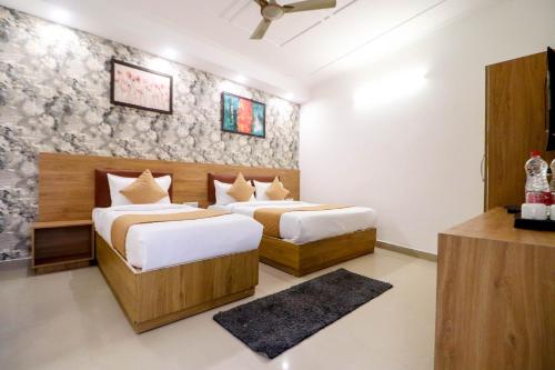 Hotel Stay Villa Near Delhi Airport客房内的一张或多张床位