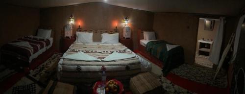 Chegaga Luxury Camp客房内的一张或多张床位