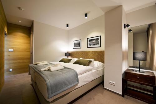 Hotel Lesna – Adult Friendly客房内的一张或多张床位