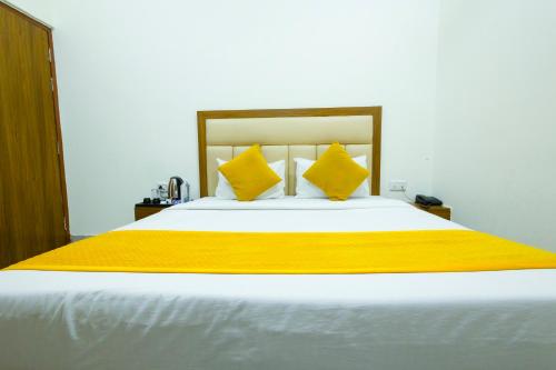 Hotel Superhouse by Wisdom Madhav客房内的一张或多张床位