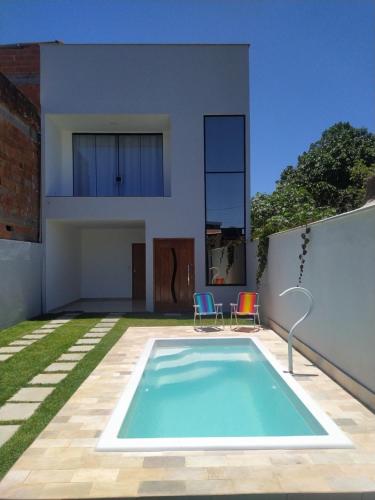 塞拉Casa Alves的一座房子后院的游泳池