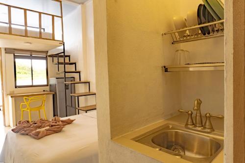 Hotel Pura Natura Riverside Tortuguero的一间浴室