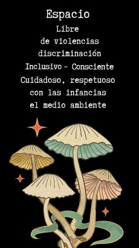 巴拉那Espacio Cultural Nuevo Micelio的一张三蘑菇招贴画,上面写着
