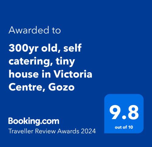 维多利亚300yr old, self catering, tiny house in Victoria Centre, Gozo的手机的屏幕,带有文字升级到旧的自炊式