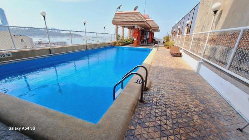 MIKE HOTEL - Walking Street Pattaya内部或周边的泳池