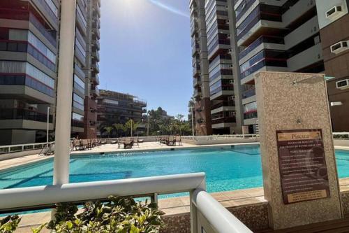 Apartamento Praia Barra da Tijuca -Acolhedor e Confortável内部或周边的泳池