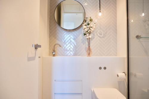 #5 start Luxury-CBD的一间浴室