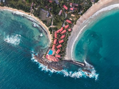 迪克韦勒迪克维拉温泉度假村的海洋岛屿的空中景观