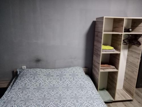 A cozy bedsit!客房内的一张或多张床位