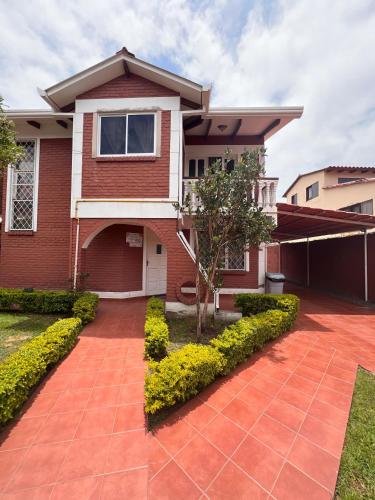 Hermosa y cómoda casa en Cochabamba