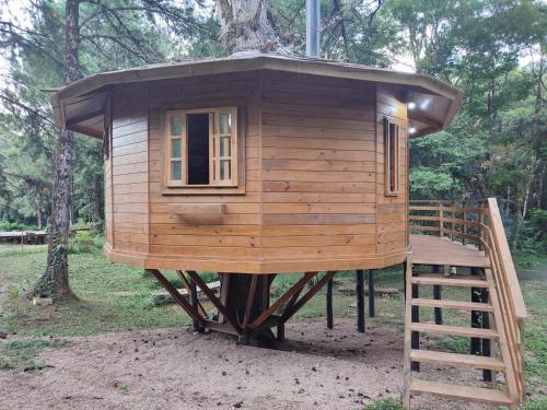 Casa na Árvore - Chalé Quemeninho