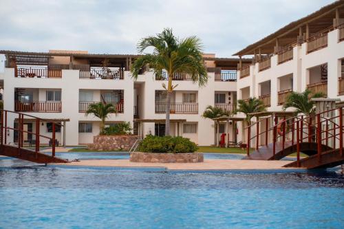 卡诺格布拉达Quality - Boas Vistas的从游泳池可欣赏到酒店景色