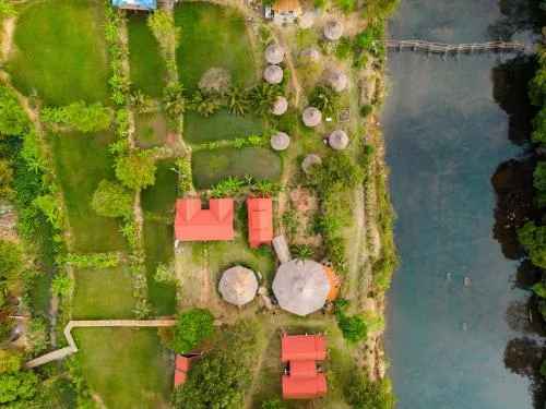 BOLAVEN GARDEN Bungalow and tent - Tad Lo