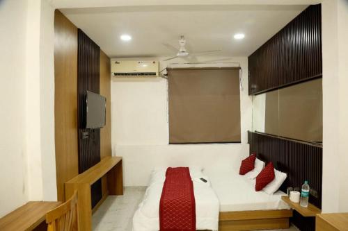 Bunk Hostel Delhi Best Backpacking Accommodation客房内的一张或多张床位