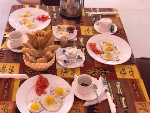 MBIN SONGHO NDIAGANIAO提供给客人的早餐选择