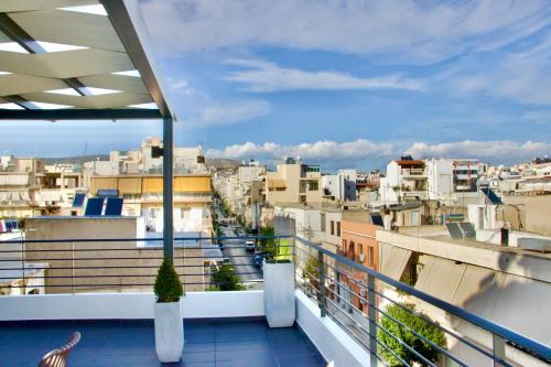 比雷埃夫斯Piraeus Relax的市景阳台