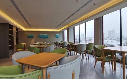 Ji Hotel Nanning Baoli Materials City餐厅或其他用餐的地方