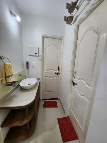 Anandi Service Apartment的一间浴室