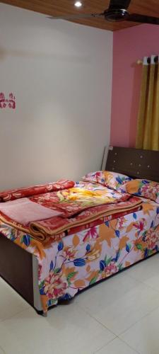 Samruddhi farmhouse客房内的一张或多张床位